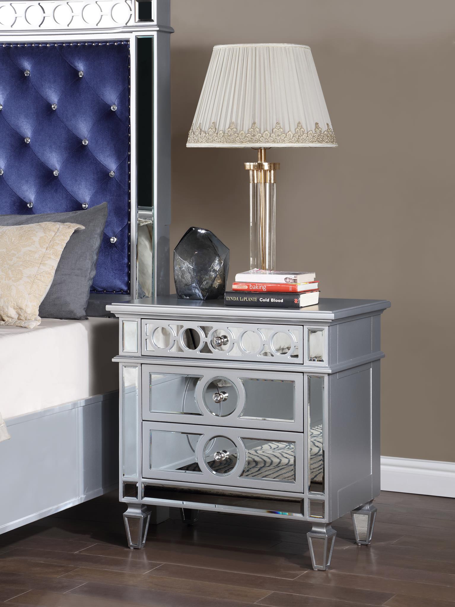 United Bedroom Sets B035