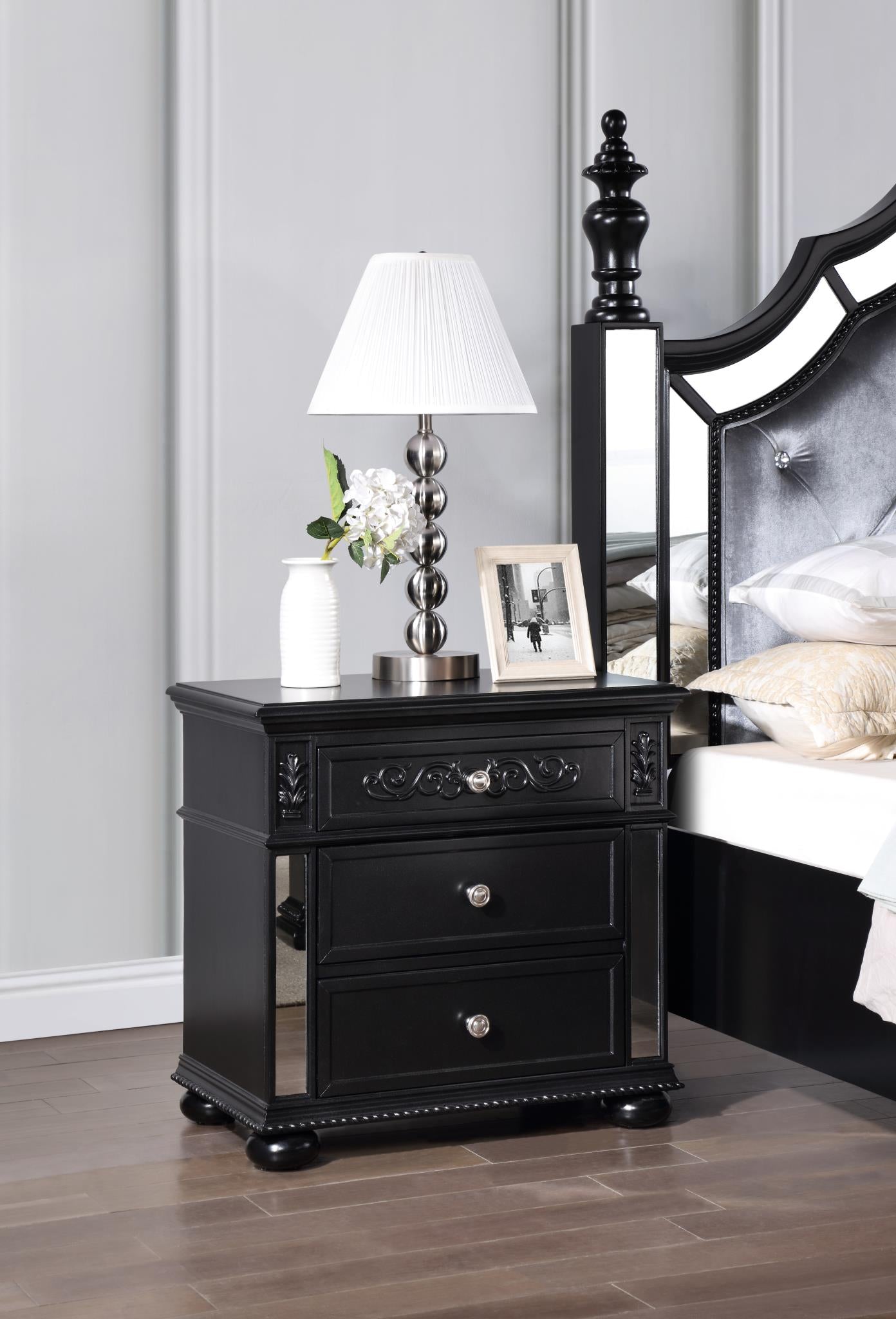 United Bedroom Sets B051